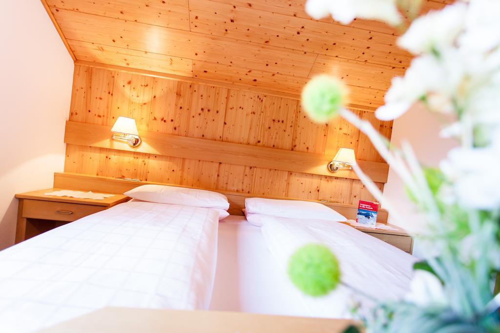Gasthof Tuscherhof Braies  Kamer foto