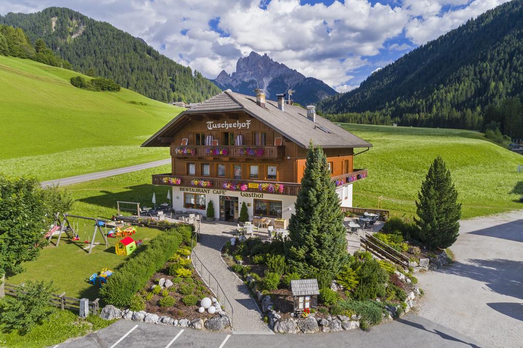 Gasthof Tuscherhof Braies  Buitenkant foto
